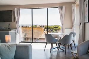 Penthouse - Harbour Views