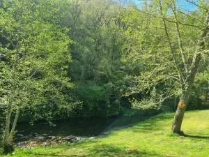 cabañas bungalow albergue camping valle do seo - 贝加德瓦尔卡尔塞