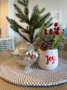 Waterfront -3BR - 2Kings -Pool Balcony - Beach