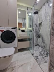 Modern best located one bed flat MAX 3 PERSON included kids no bicycle space