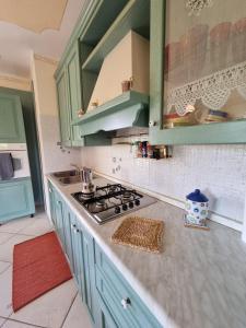 Luminosa villetta a vicino al mare