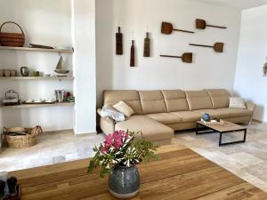 Spacious new villa with pool above the pristine beach - FIRST SEASON PRICING!!!