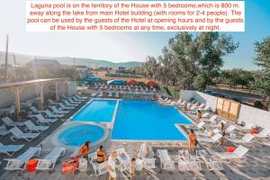 Laguna Beach Club Bazaleti Lake