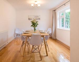 Greenaway, 4 Rockhaven Gardens