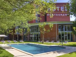 格拉诺列尔斯慈乌塔特酒店 - 卡德德乌