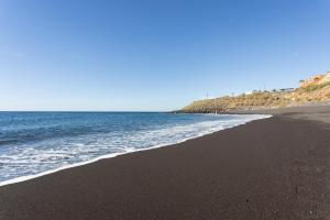 Home2Book Comfy Beachfront Radazul