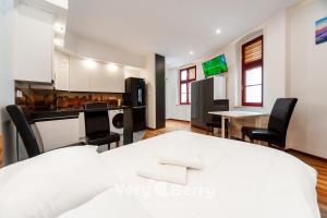 Very Berry - Kwiatowa 5 - City Center Apartment, check in 24h