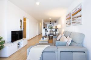 Home2Book Comfy Beachfront Radazul