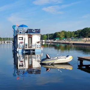 Houseboat Izabela