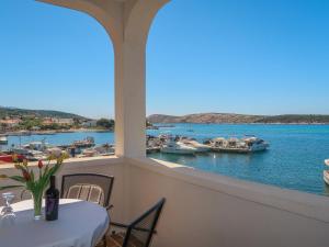 Apartment Ana-2 by Interhome