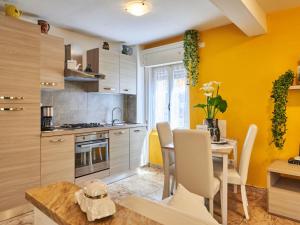 Apartment Casa del Pergulin - LMZ325 by Interhome