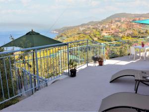 Apartment Blue Paradise - Sea View Apartment by Interhome