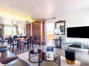 Apartment Les Patios-7 by Interhome