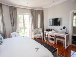 No 4 Boutique Beach House