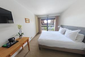 Hotels Logis hotel Annecy nord / Argonay : Chambre Double Supérieure avec Balcon