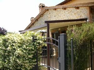 La Loggina Maxi con 2 giardini recintati privati