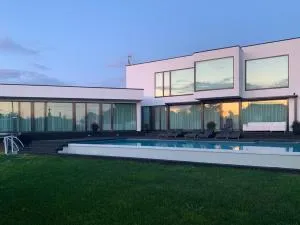 Pomba House - 格罗韦