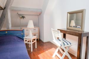 Maisons de vacances Treffiagat - Grande maison pour 9 - Jardin : photos des chambres