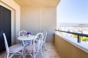 Home2Book Bright Penthouse Médano, Terrace & Pool