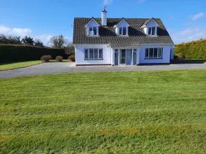 4 Bedroom, 15 min to Limerick city Quiet Retreat. - Knocklong