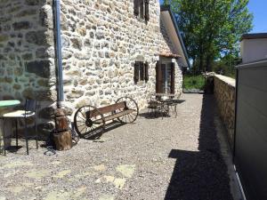 Maison charmante à Lanarce avec vue sur la montagne, jacuzzi.