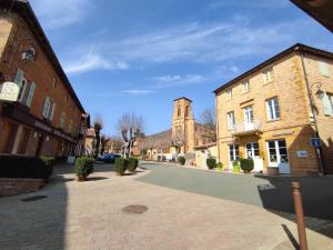 B&B / Chambres d'hotes Appartement Oingt - Les Meubles des Pierres Dorees : photos des chambres