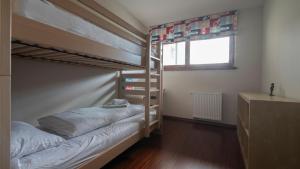 Zeta Park, Sun & Snow