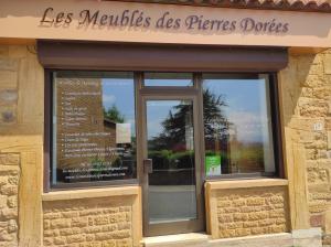 B&B / Chambres d'hotes Appartement Bagnols - Les Meubles des Pierres Dorees : photos des chambres