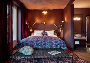 Large Room room in 25hours Hotel Terminus Nord