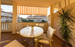 La Marina VYB frente al mar