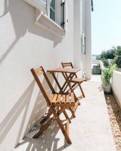 Seafront Beach House - First Row to Sea