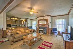 Relaxing Prairie Home, 29 Mi to Starkville! - Starkville