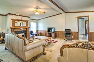 Relaxing Prairie Home, 29 Mi to Starkville!