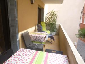 Appartements SANARY - Zone pietonne - CLIM - 2 chambres 4 a 6 personnes - WIFI : photos des chambres
