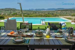Alghero Villa Carrabufas villa con piscina vista mare per 10 persone