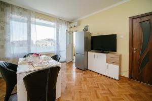 2 Bedroom Apartment Pleasure to the Sea Garden