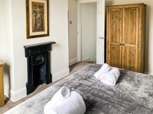 Cedar House - Quaint Victorian Home With Free Parking