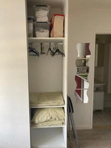 Appartements Studio tout equipe au calme : photos des chambres