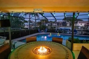 Zen Oasis w/ Salt Water Pool & Water Front Canal - Wimauma