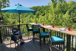 Lakefront Osage Beach Home with Community Pool! - Arrowhead Beach