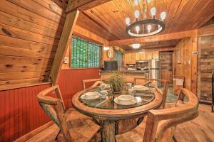 A-Frame Gatlinburg Cabin with Deck and Private Hot Tub