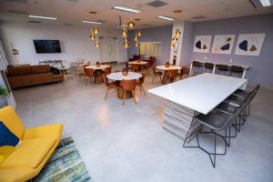 1807- Gorgeous 2 bedroom heart of brickell free parking
