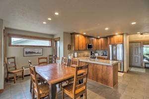 Expansive Bigfork Resort Retreat on Flathead Lake!