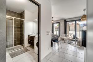 Appartements Emergence - Beau T1 pour 2 personnes balcon et garage : photos des chambres