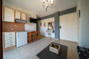 Helens Studios & Apartments