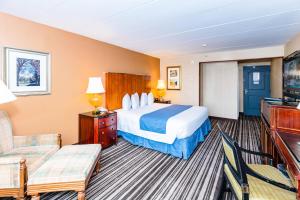 King Room - Disability Access room in Metro Points Hotel Washington North