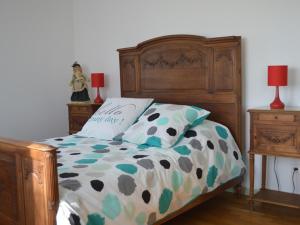 Gîte rural à Montaiguët-en-Forez avec étangs et vélos - FR-1-489-371