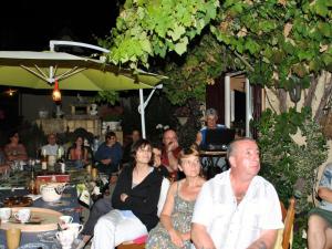 Maison de campagne proche de la Dordogne avec grand jardin et cheminée - FR-1-616-61