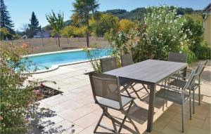 Maisons de vacances Nice home in Montignac with 3 Bedrooms, WiFi and Outdoor swimming pool : photos des chambres