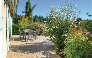 Maisons de vacances Nice home in Montignac with 3 Bedrooms, WiFi and Outdoor swimming pool : photos des chambres